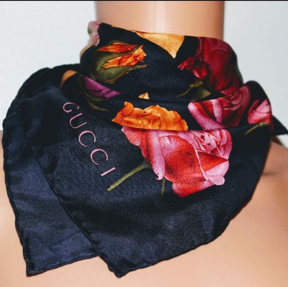 gucci neckerchief